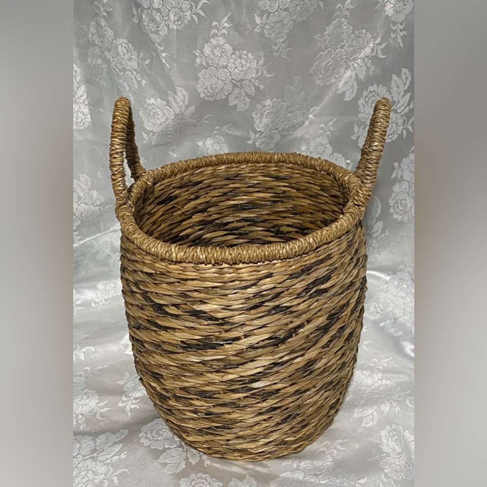 Hand-Woven Water Hyacinth storage Basket With Handles